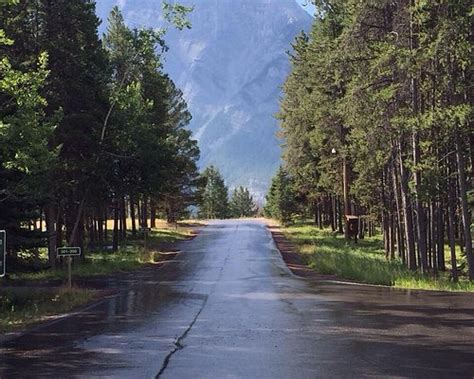 TUNNEL MOUNTAIN VILLAGE II CAMPGROUND (Banff) - Campground Reviews ...