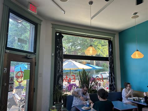 Lona's Lil Eats - Big Flavors From Lona's Lil Eats - 2199 California ...