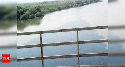 PWD to plug gap on Taloja creek bridge to avert mishaps | Navi Mumbai ...