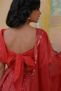 Buy Red Brocade Woven Floral Sweetheart Neck Lehenga Set For Women by ...