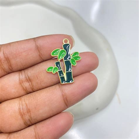 EC 2140 Bamboo enamel charm ( 1 pc ) – Shas