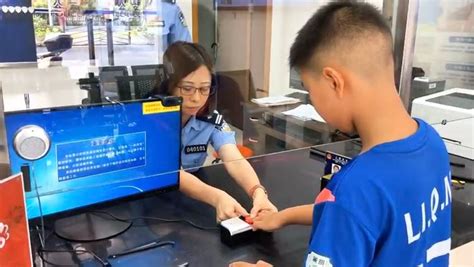 儿童身份证办理迎高峰，警方提醒：照片拍摄有多种途径_腾讯新闻