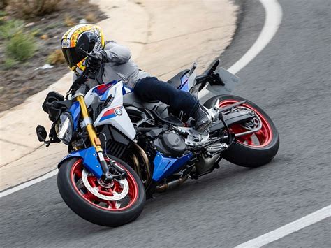 2025 BMW F 900 R and F 900 XR First Ride | Cycle World
