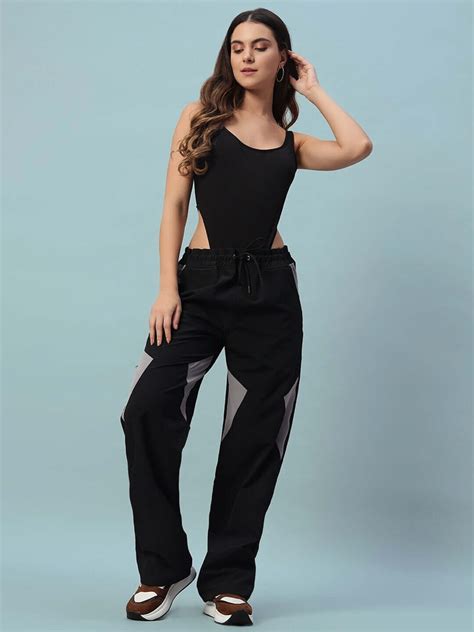 WOMEN RANGER RELAXED FIT CARGO PANTS BLACK | Buy Online at Wearduds India