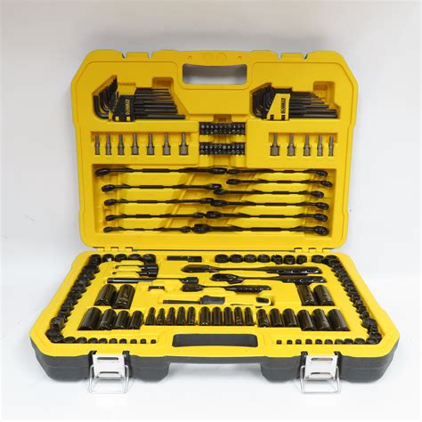 DeWalt DWMT45184 184-Piece Polished Black Chrome Mechanics Tool Set