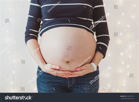 hairy armpits + huge pregnant belly = HOTTEST body ever