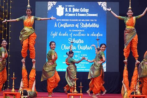 RA Podar College of Commerce and Economics Mumbai Campus: Photos ...