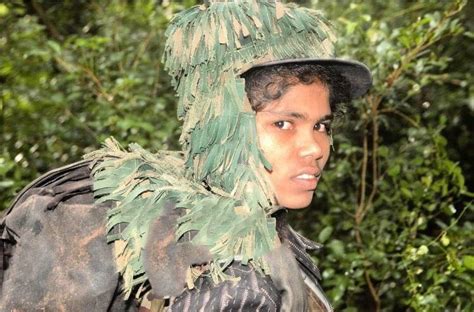 ஈழத்தில் புலிகளால் உடுக்கப்பட்ட சடாய்மா உடுப்புகள் (Ghillie suits ...