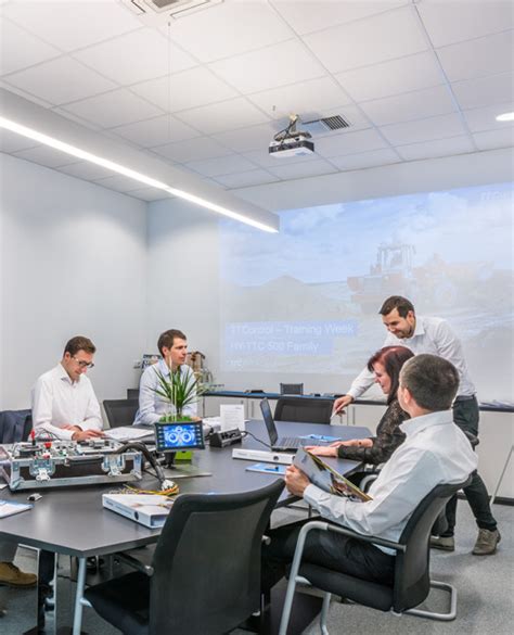 AM General Training Course 的图像结果