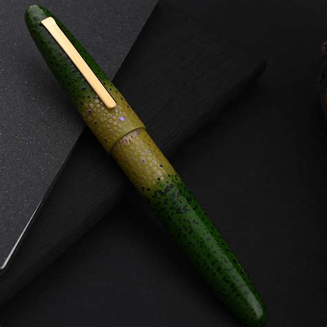 Taccia Hyakko Hisho Fountain Pen - Wakayanagi (Limited Edition) – Makoba