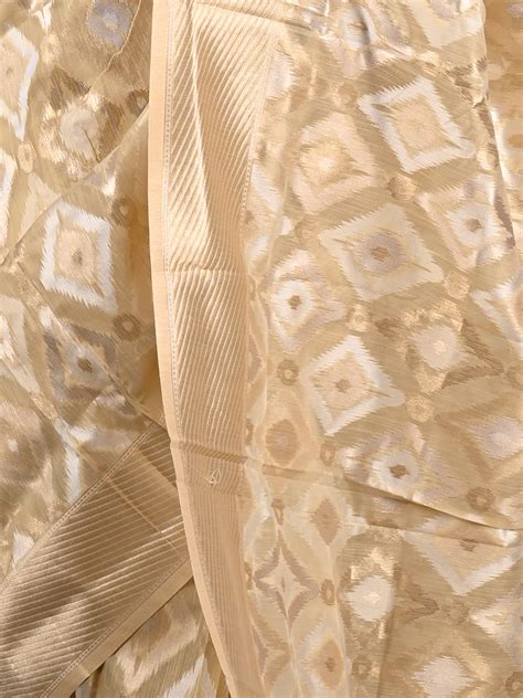 Odette Women Beige Linen Woven Saree With Unstitched Blouse