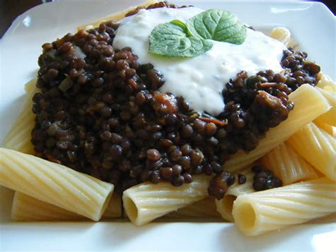 Lieblingsessen: Nudeln mit Linsenragout und Minz-Joghurt | Sugar & Spice