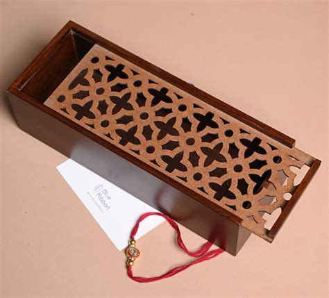 GRACEWOOD GIFT BOX- RAKHI EDIT – BLUE RIBBON