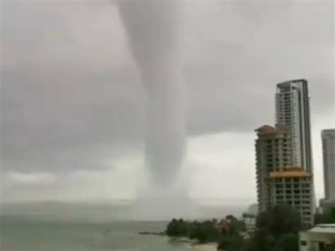 Huge Waterspout In Malaysia Crashes Into A City & It Looks Like A Scene ...