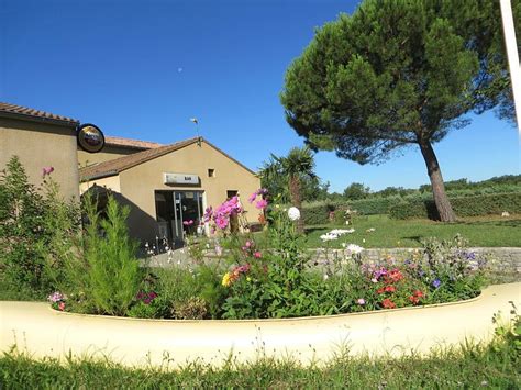 CAMPING LA ROUVIÈRE LES PINS (Vagnas) - Campground Reviews, Photos ...