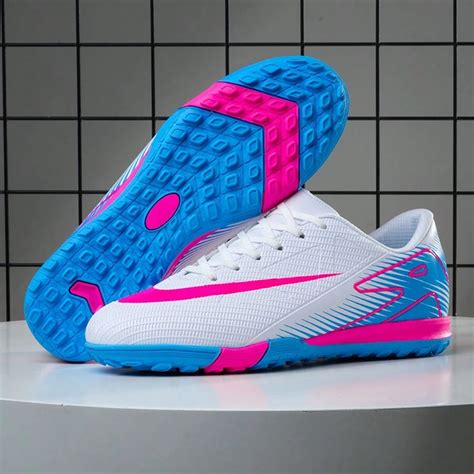 New Recommended Soccer Cleats For Teenagers, School Students, Matches ...