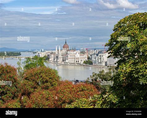 Featuring the hungarian parliament building along the danube river hi ...