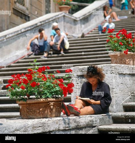 Girl sitting on the Spanish Steps, Rome, Italy Stock Photo - Alamy
