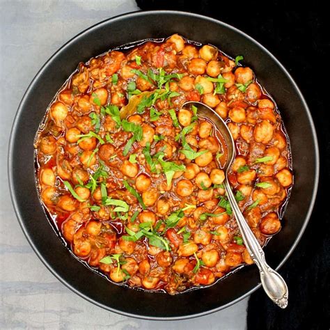 Lebanese Chickpea Stew - Holy Cow Vegan - Doctor Woao