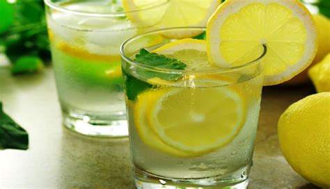 5 Reasons Lemon Water is Super Healthy For You During Summer ...