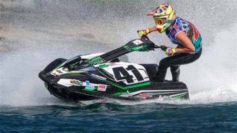 Download wallpaper speed, boats, race, section sports in resolution ...