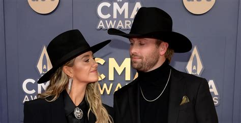 Close-Up Of Lainey Wilson's Engagement Ring Found, And It's Even Better ...