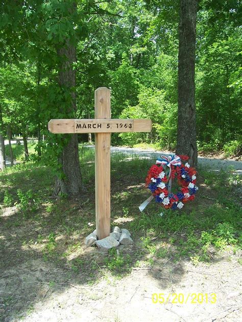 Patsy Cline Plane Crash Memorial (2026) - Alles wat u MOET weten ...