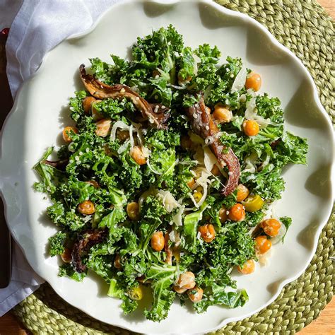 Creamy Kale Salad with Mushrooms & Chickpeas Recipe | Mob