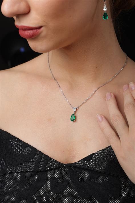 Ethereal Drop Pendant | IGI Certified Lab-Grown Diamond | RareCut