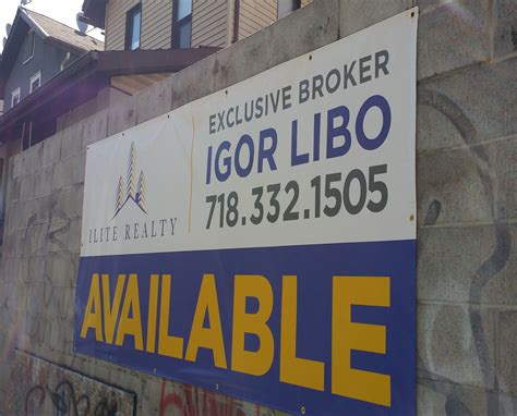 Advertisement Signs 的图像结果