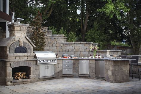 Explore Built-In Outdoor Grill Design Ideas & Inspiration | Belgard