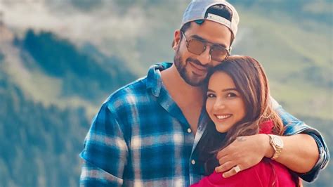 Jasmine Bhasin And Ali Goni's Adorable Couple Pics Ahead of Their WEDDING!