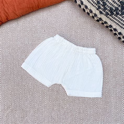 Crinkled Muslin White Shorts for Kids – Bhaakur