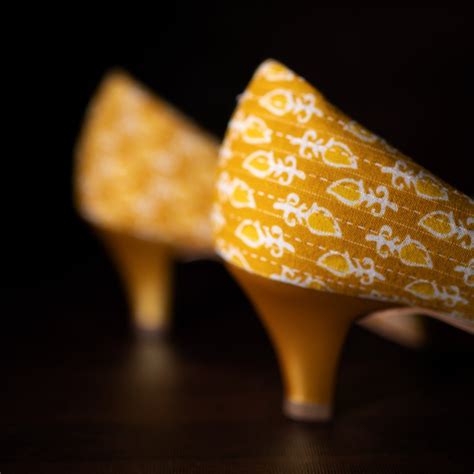 KITTEN HEELS – Page 2 – Kanvas