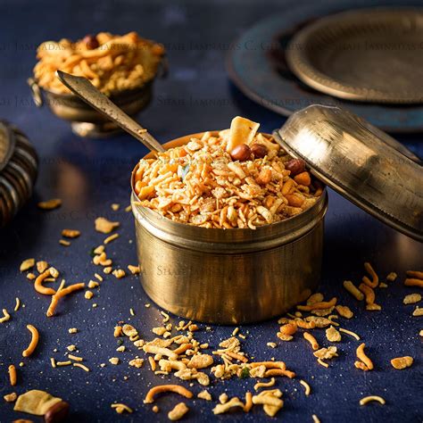 Shah Jamnadas C. Ghariwala Special Khatta Meetha Mix Snacks Surati ...
