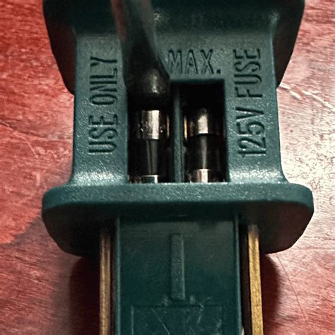 How to Change a Fuse in a Mini Christmas Light Strand