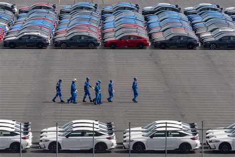 Trump adds 25 percent tariff to car, light truck imports - Roll Call