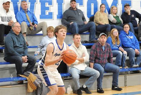 Photos: Newark vs. Indian Creek Boys Basketball – Shaw Local