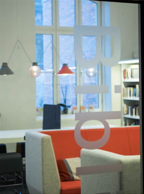 Computer Library Modern 的图像结果