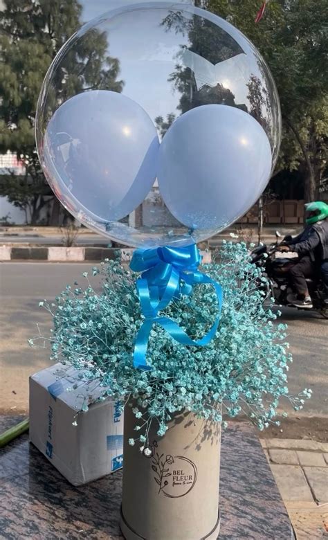 Premium Fresh Flowers Luxe Bouquet Basket (Only deliverable in Delhi/N ...