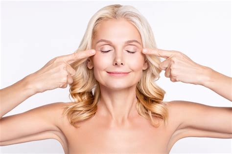 Eyelid Surgeons Near Me - Salameh LippyLipo