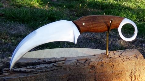 Learning the Multiple Uses of Karambit Knives - Die Hard Survivor