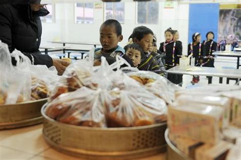 营养改善计划在西藏农牧区学校全面推行