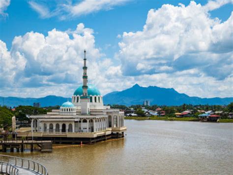 Kampung Laut Mosque in Kelantan, Malaysia | Day Tripe with Sunleisureworld