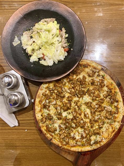 This Chic Restaurant Which Serves Yum Pizzas Is A Must Visit When In ...