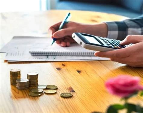 PF कटने से कैसे मिलती है पेंशन, कितने साल की नौकरी जरूरी? क्या कहता है ...