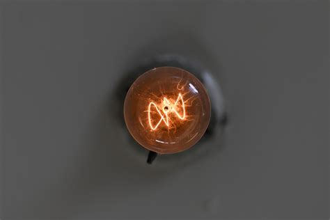 World's longest-lasting lightbulb continues to illuminate for 122 years ...