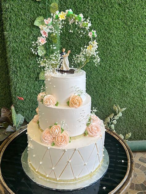 1st Anniversary Cakes - Celebrate Love & Milestones – Doon Memories The ...
