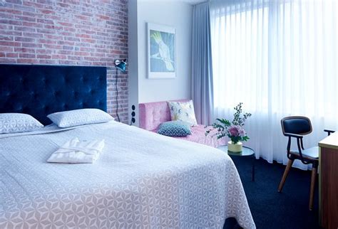 HOTEL FIVE ROOMS (Leer) - Boutique Hotel Reviews, Photos, Rate ...