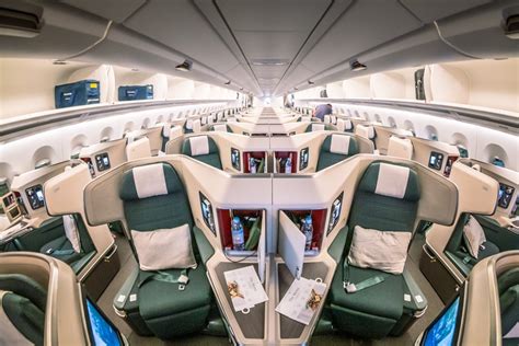 Cathay Pacific Business Class 的图像结果